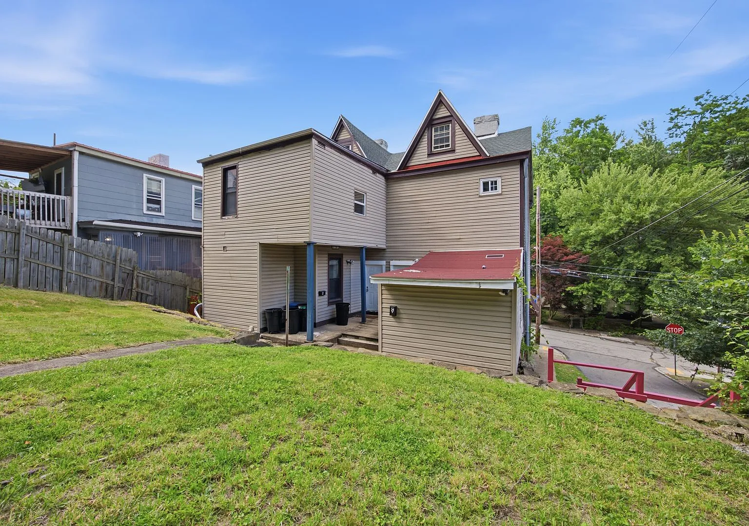 2822 Salisbury Street — Photo 4
