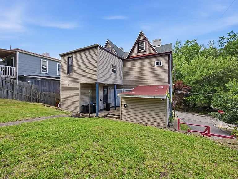2822 Salisbury St — Photo 4