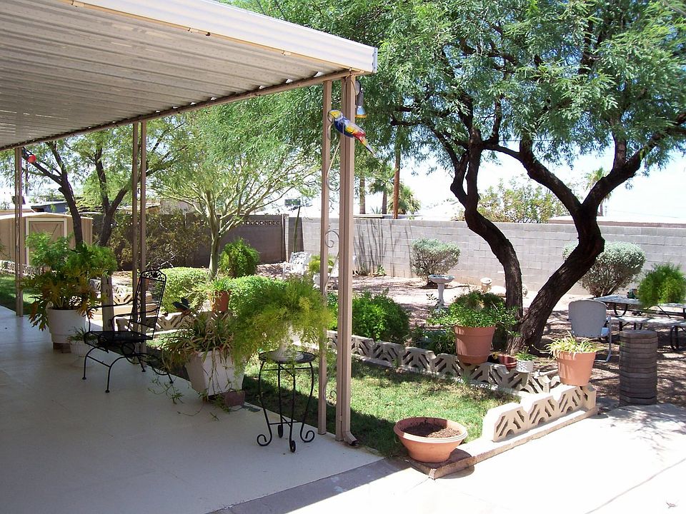 2nd image of 102 E Monte Way