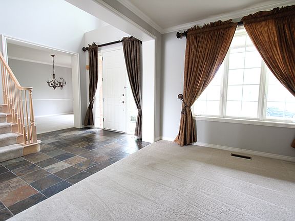 4th image of 18547 Clairmont Cir E
