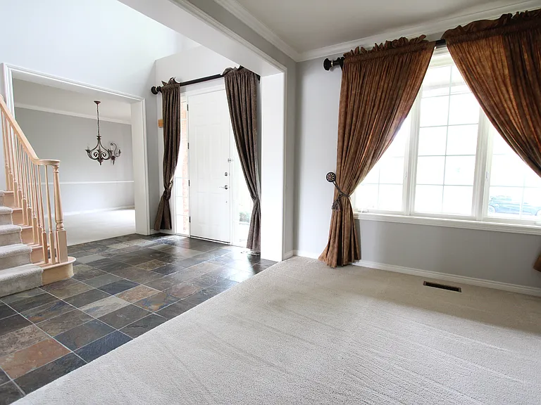 18547 Clairmont Cir E — Photo 4