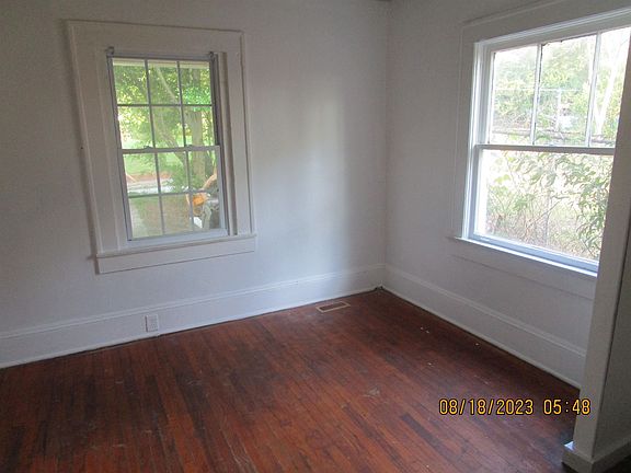 3rd image of 1335 Brentwood Ave