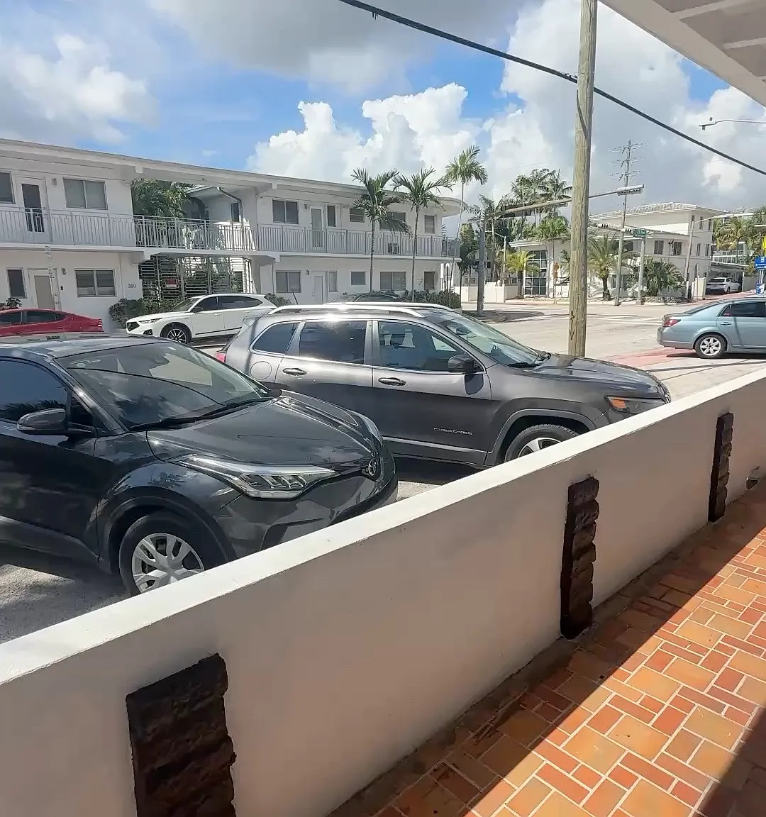 1 bed, 700 sqft, $1,800 — Photo 1
