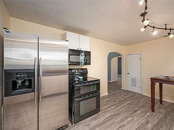 2nd image of 3220 N 80th Pl