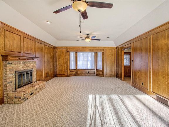 4th image of 2201 Shady Park Dr