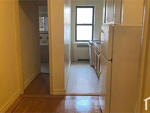 4th image of 250 E 176th St APT 1H