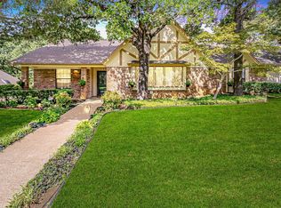 2708 Woodside Dr, Arlington, TX 76016