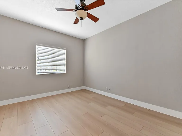 4802 Washington St #5 — Photo 8