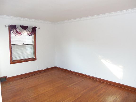 3rd image of 4555 N 40th St