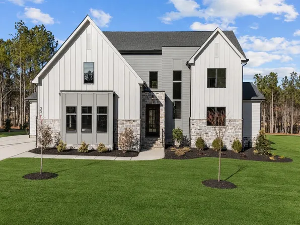 35 Chestnut Oak Dr, Youngsville, NC 27596