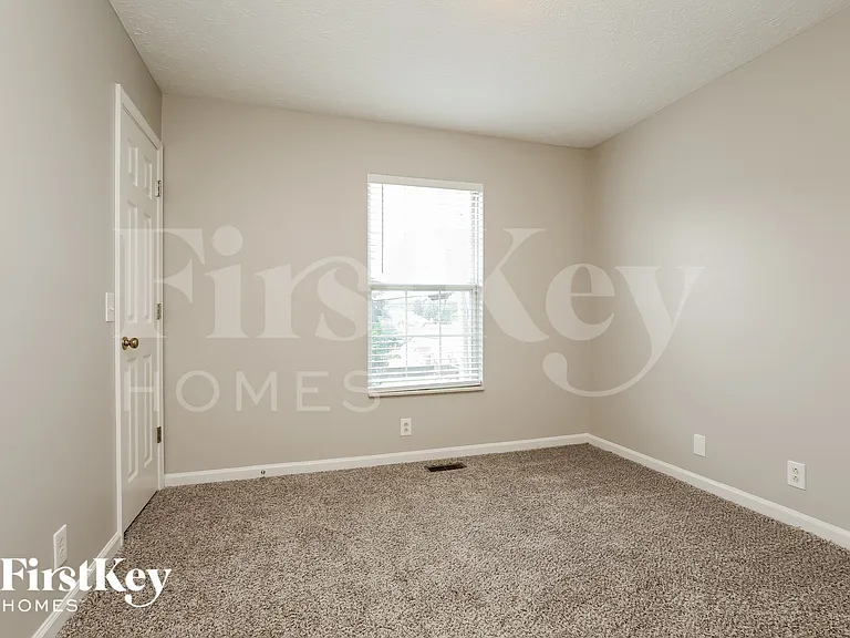6005 Monroe Xing — Photo 11