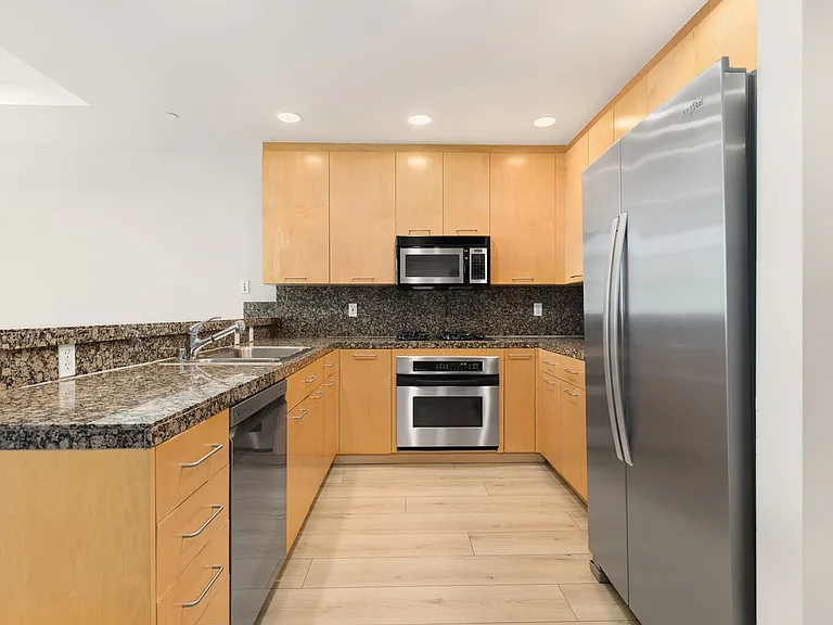 2319 1st Ave #302 — Photo 11