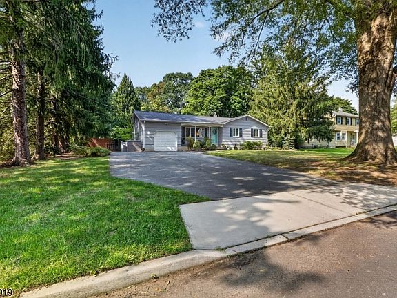 2nd image of 39 Piney Branch Rd