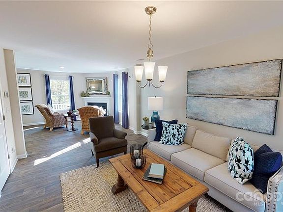 5th image of 2153 Eastway Dr