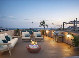 1516 Ocean Ave, Seal Beach, CA 90740