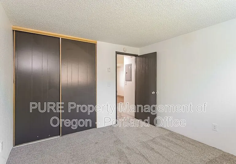 Parkway Garden — Photo 85