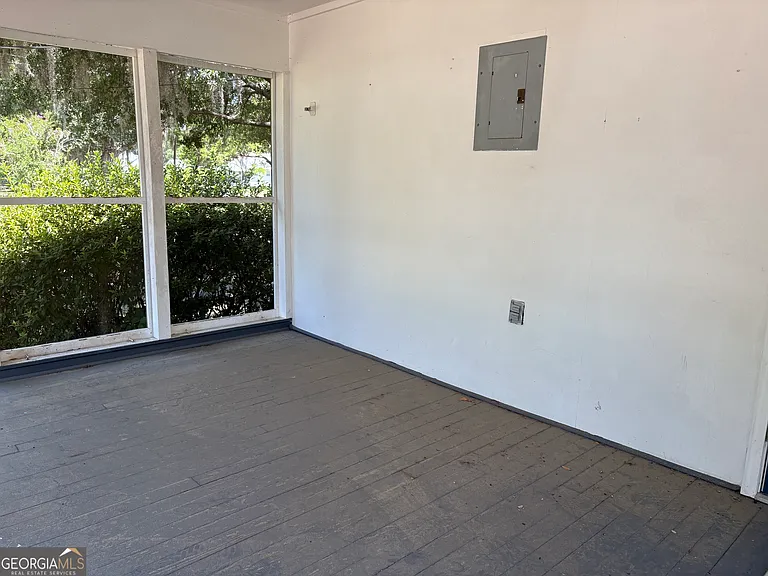 504 N Maple St — Photo 15