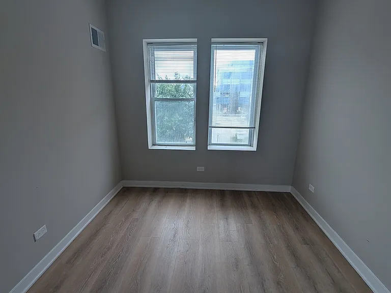 3015 N Milwaukee Ave #206 — Photo 9