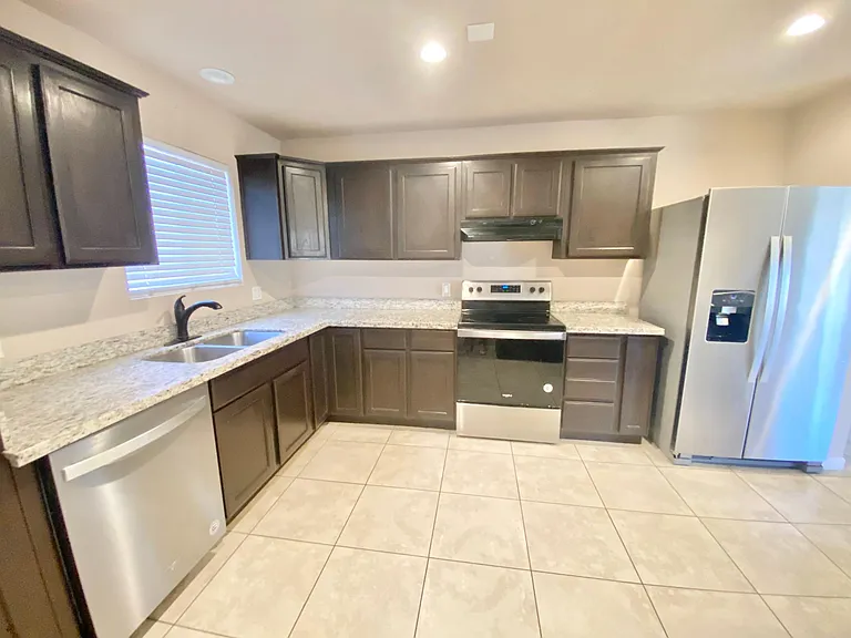 1784 S Meadowbrook Ave — Photo 8