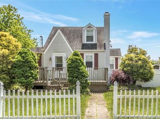 264 Elm Rd W, Mastic Beach, NY 11951