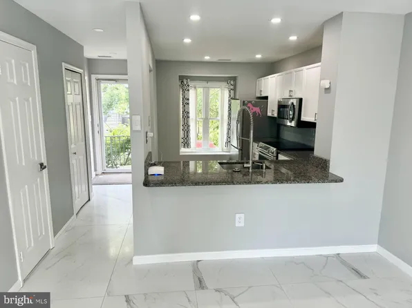 3954 9th Rd S, Arlington, VA 22204