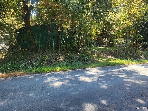 3rd image of 17492 Brendel Blvd