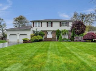 57 Thomas Dr, Manalapan, NJ