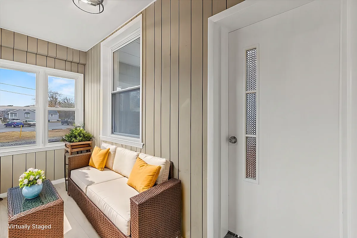 Enclosed Porch - 534 Bergen St