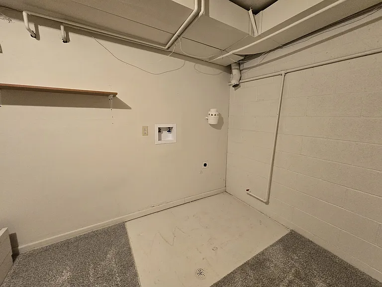 570 Manor Ct #B — Photo 26