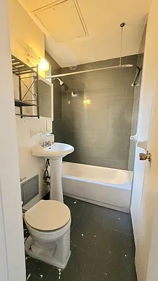 Rented by Oxford Property Group | media 10