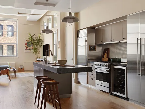 55 Berry St APT 3D, Brooklyn, NY 11249