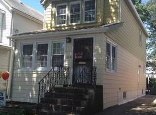 10918 221st St, Queens Village, NY 11429