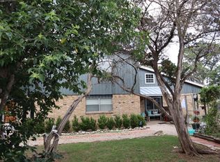 133 Hi Line Dr, Ingram, TX 78025