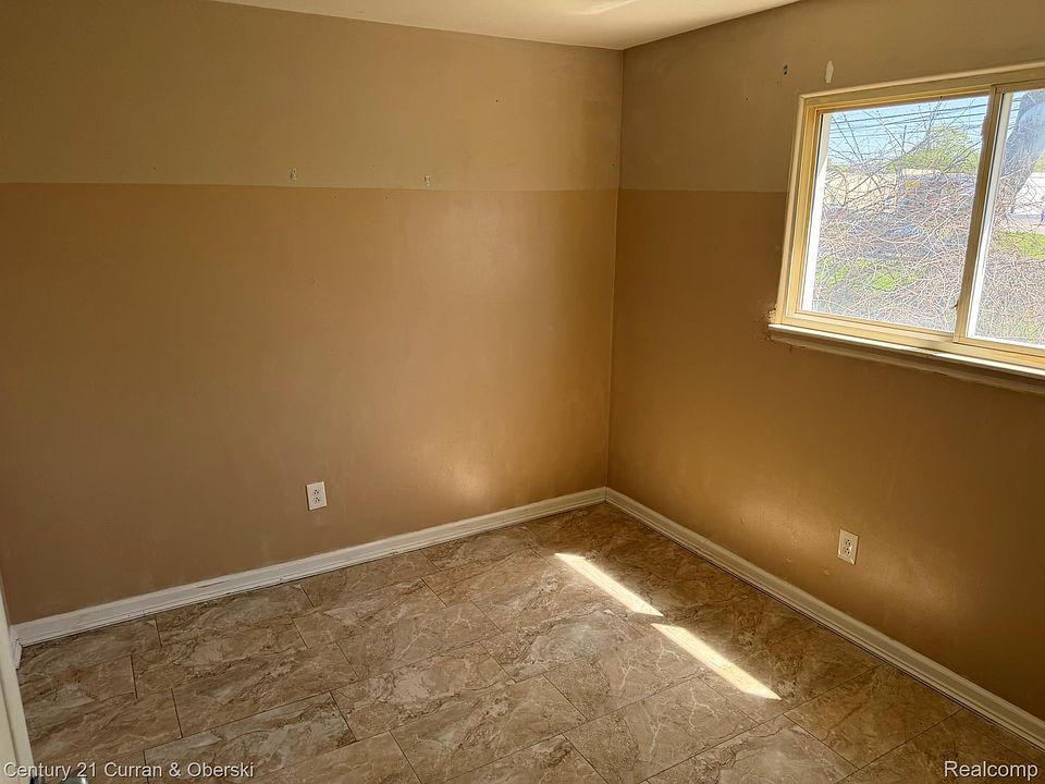6198 Mayburn St, photo 4