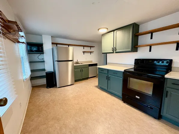 79 Ash St APT 1, Saratoga Springs, NY 12866