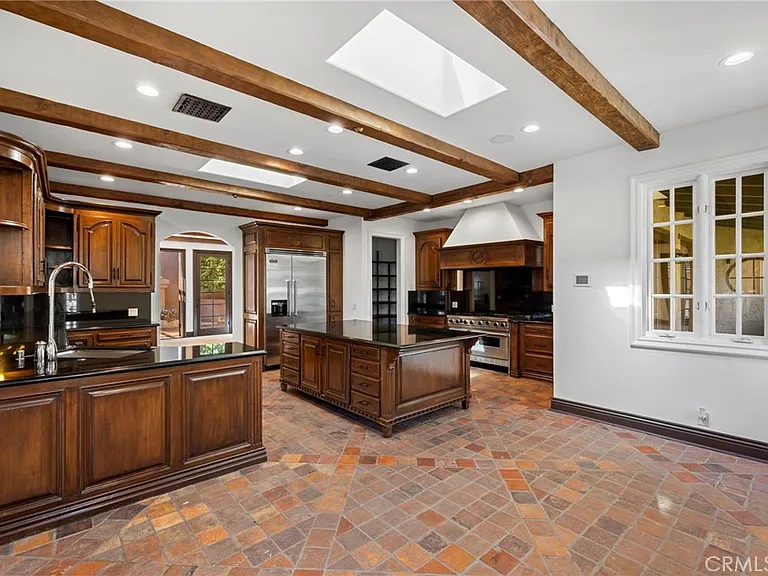 1316 Beverly Grove Pl — Photo 35