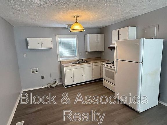 3rd image of 103 Cloverdale Ct