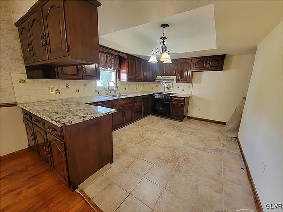 5th image of 101 Ramblewood Dr