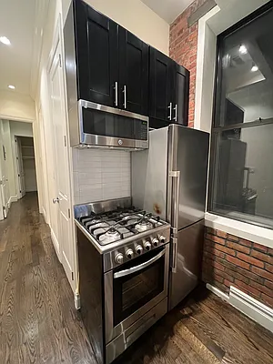 Rented by Avenues Real Estate | media 12