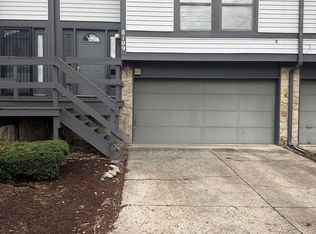 8109 Valley Farms Trl, Indianapolis, IN 46214