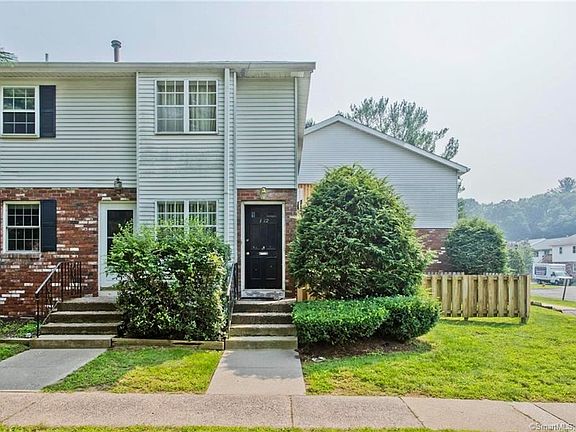 3rd image of 12I Bradley Cir