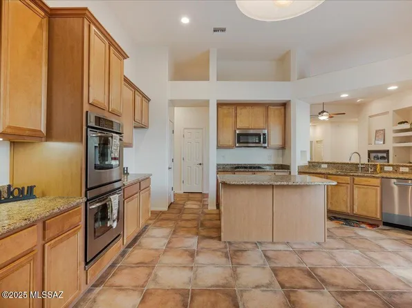 10606 E John McNair Pl, Tucson, AZ 85747