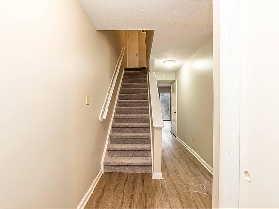 4th image of 1231 Schaub Dr