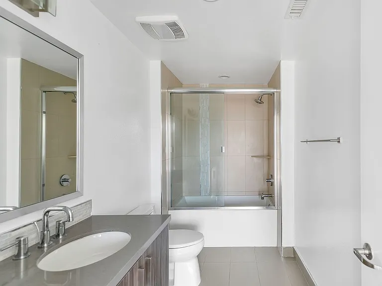 11900 Courtleigh Dr — Photo 11