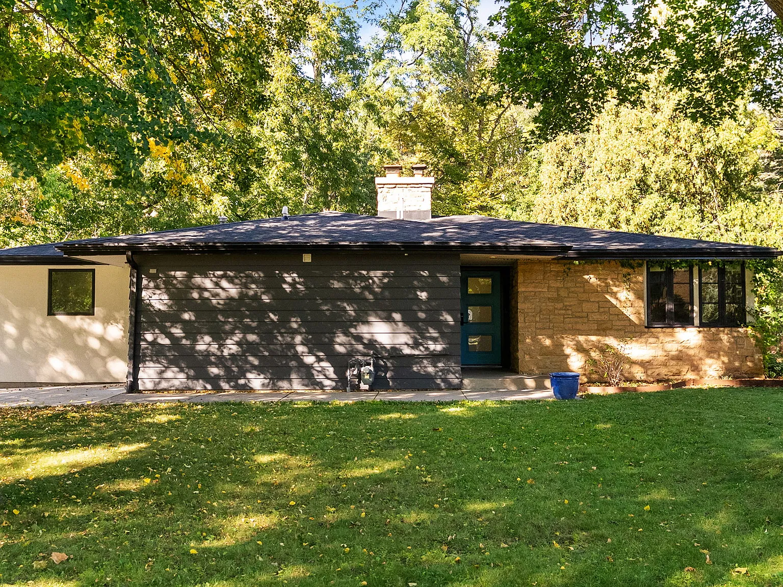 1018 Shorewood Boulevard - 1 — Photo 1