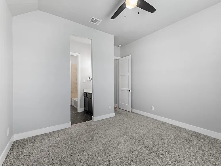 1533 Lynx Loop — Photo 1
