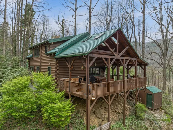 46 Martens Ln, Maggie Valley, NC 28751