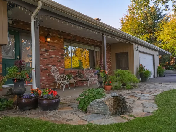 2351 Gallagher Rd, Kelowna, BC V1P 1G9