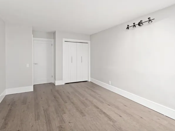 2400 Hudson Terrace image 12 of 31