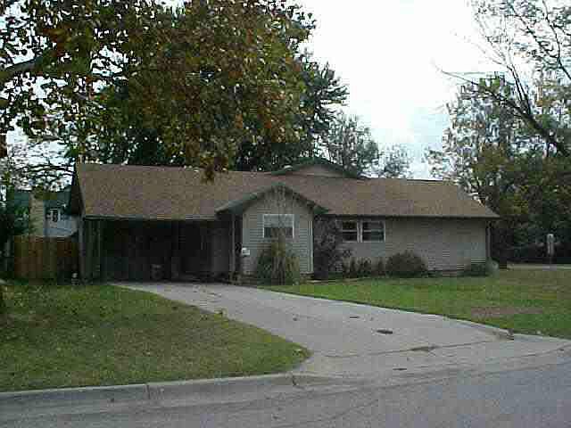 1st image of 1022 Skelly St